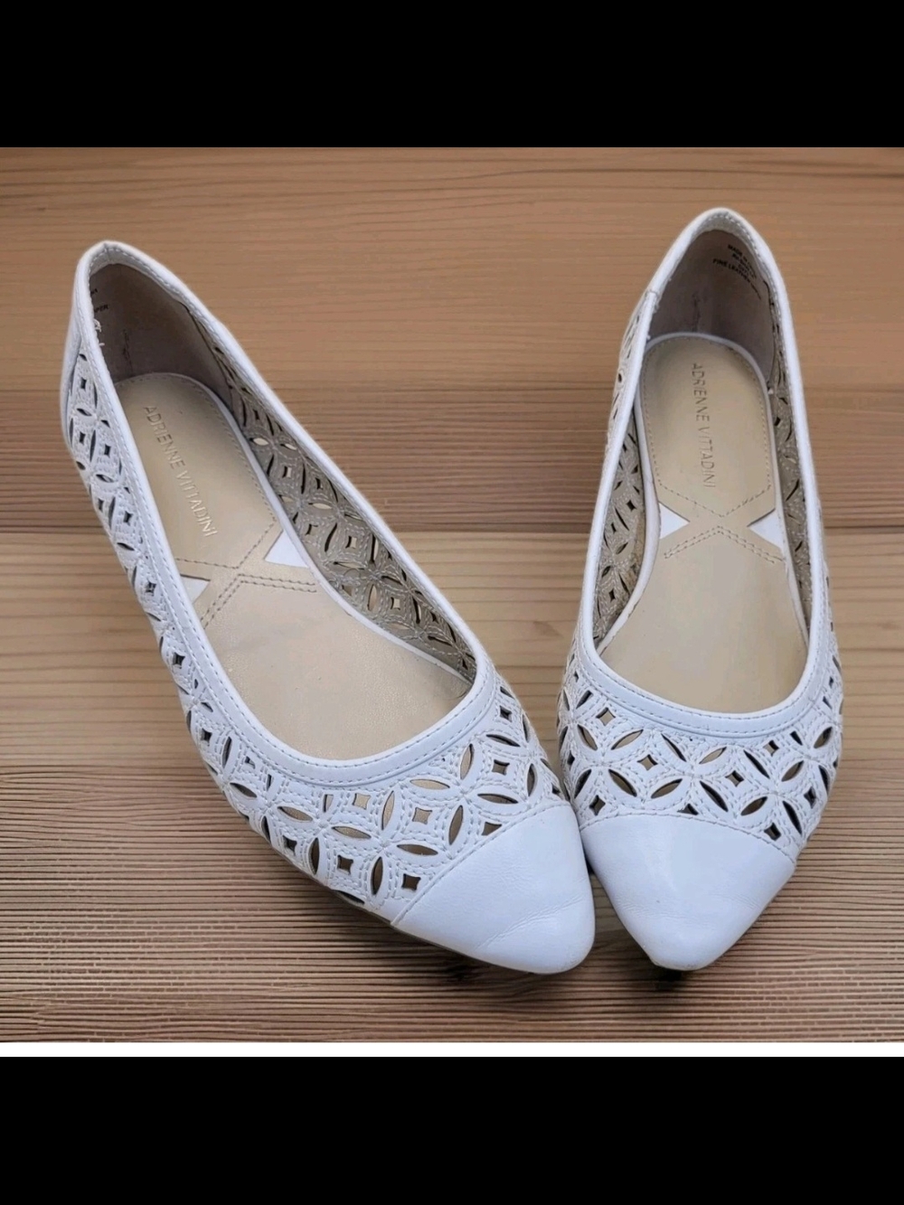 Adrienne Vittadini White Detailed Cut Out Design  Ballet Flats. Sz. 7 Leather